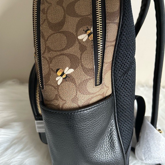 NWT Coach Court Backpack In Signature Canvas With Bee Print - Picture 3 of 9